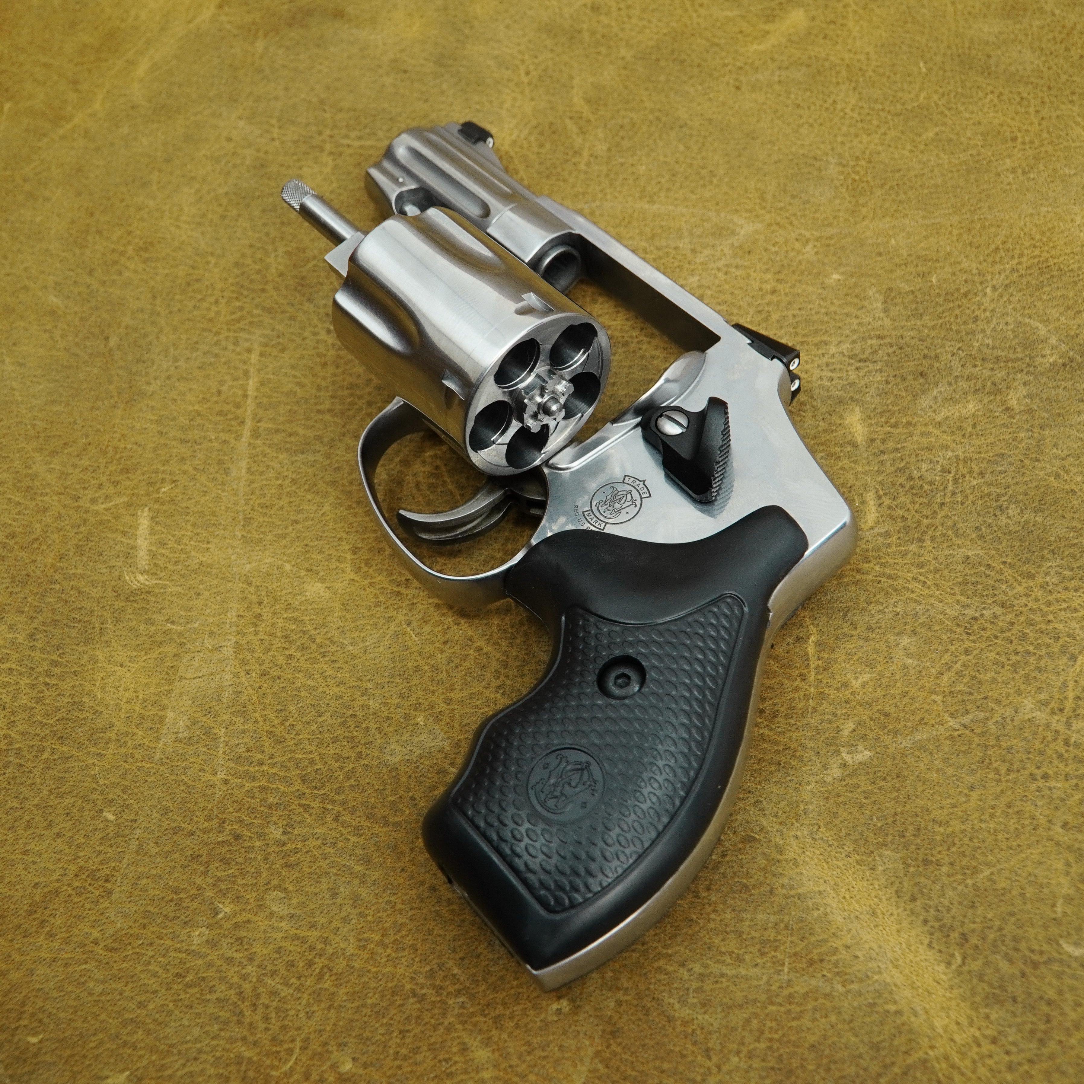 Smith & Wesson 640 Pro Series revolver 9mm 38 357 Masterline