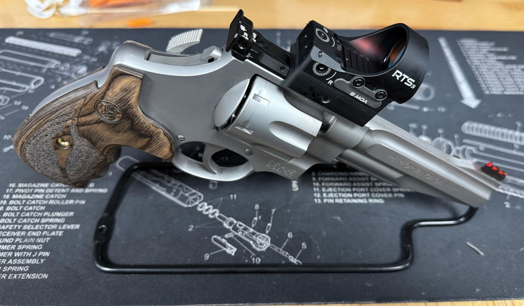 Smith & Wesson 627 Masterline revolver 357 Magnum gara