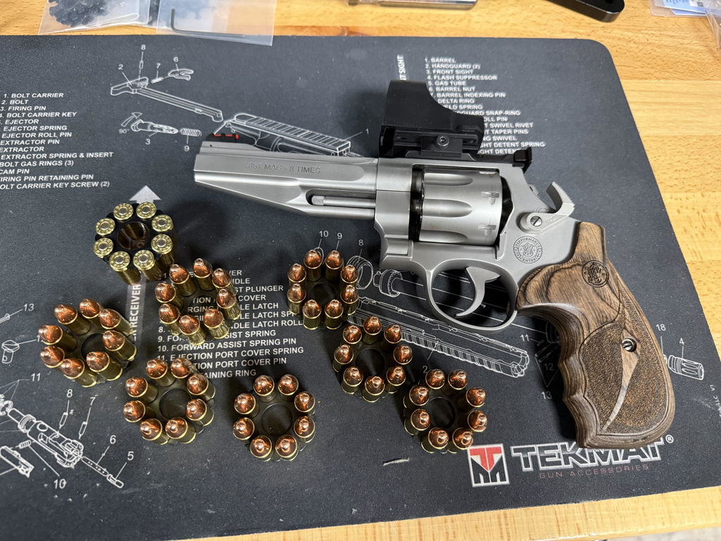 Smith & Wesson 627 Masterline revolver 357 Magnum gara
